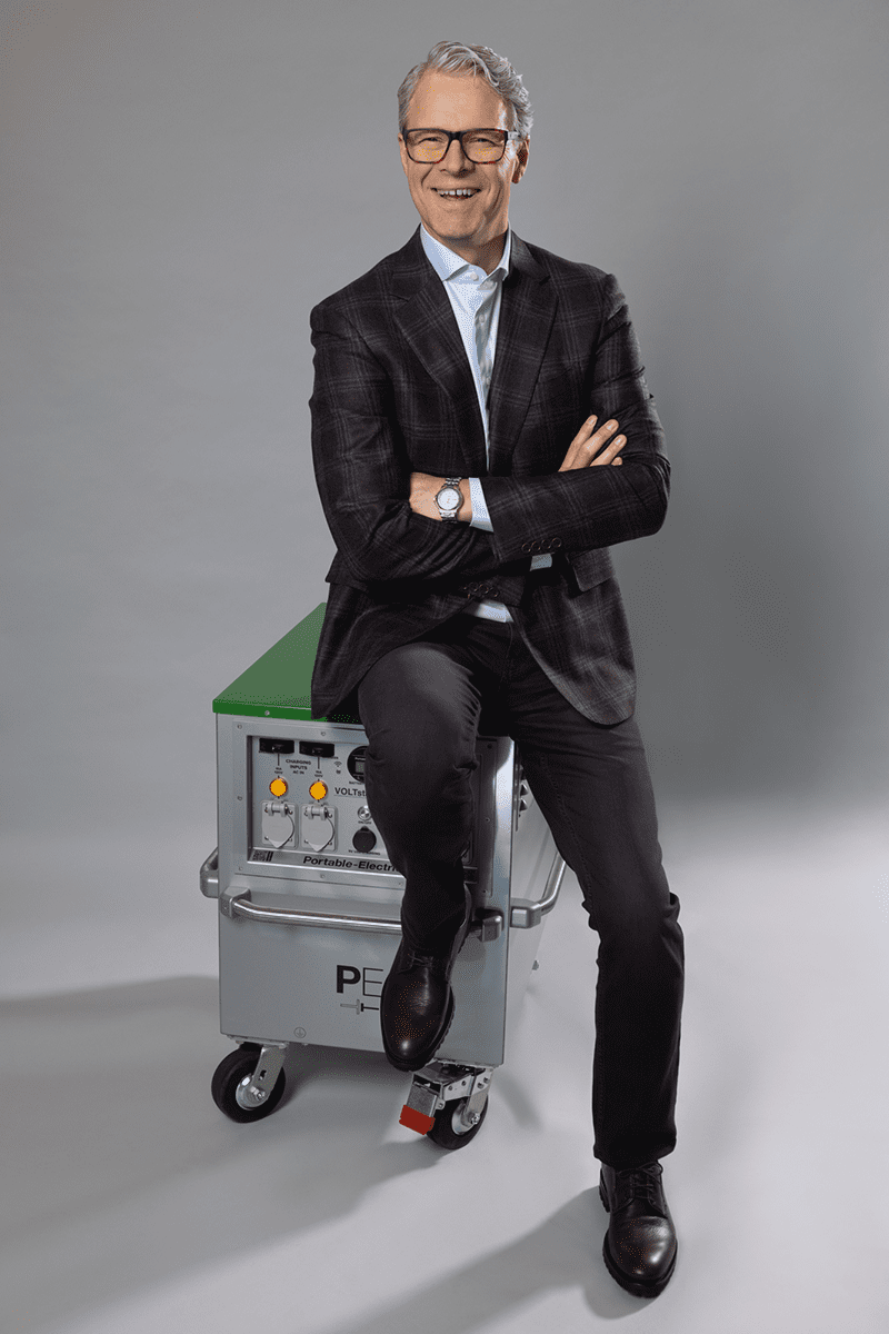 PortableElectric-2021-Portrait-Scott-Voltstack